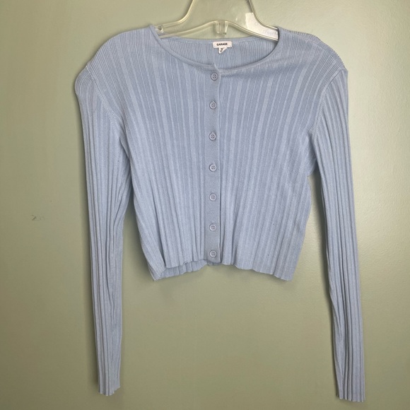 Flattering Shirts - Picture 2 of 9